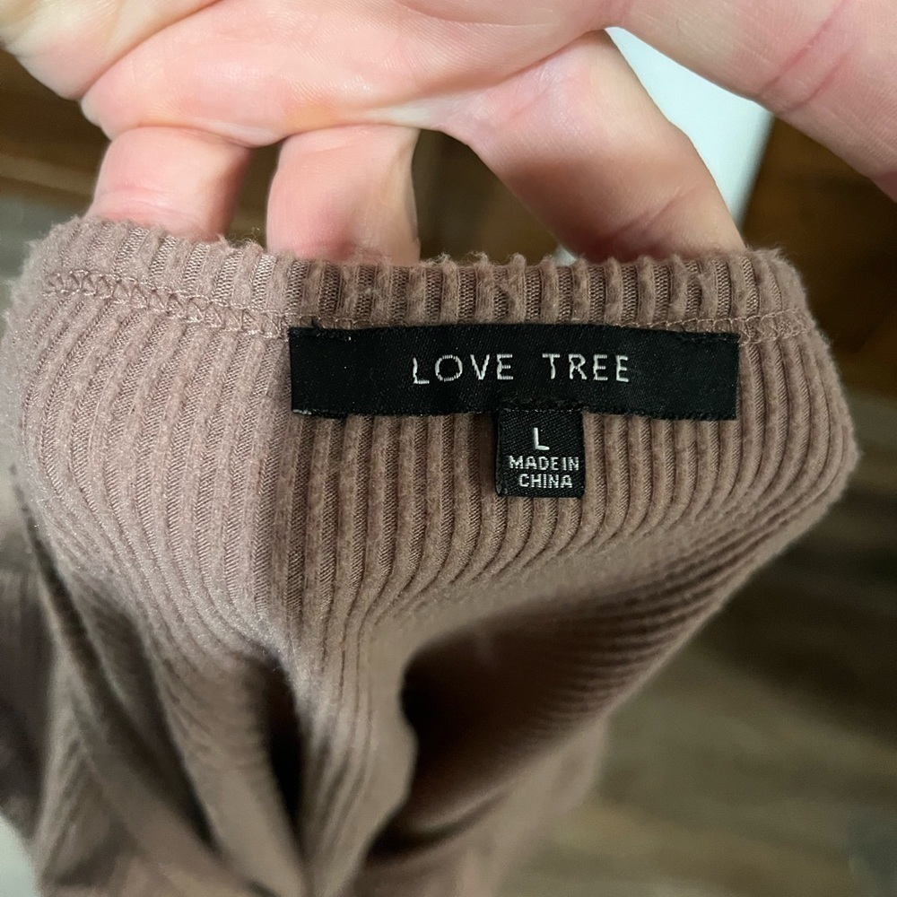 LOVE Tree. Ribbed. Crop top. Tan. Button up. Scoop neck. Rousching. - Picture 4 of 4